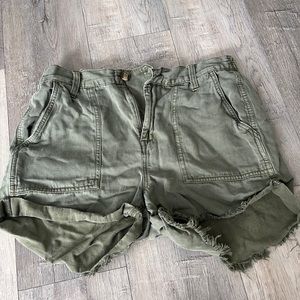 Aerie green shorts